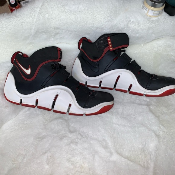 lebron james zoom 4
